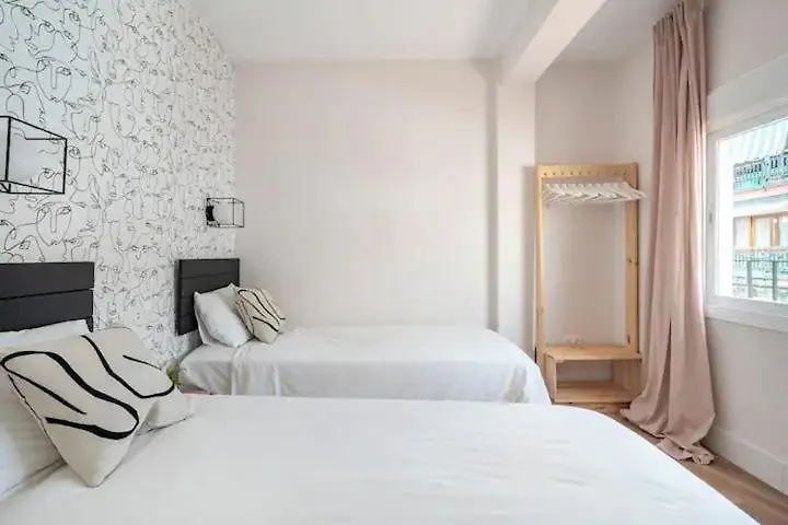 דירות אסטפונה Astor Centro. 360 Roof Terrace. Epicentre Old Town 0*,  ספרד